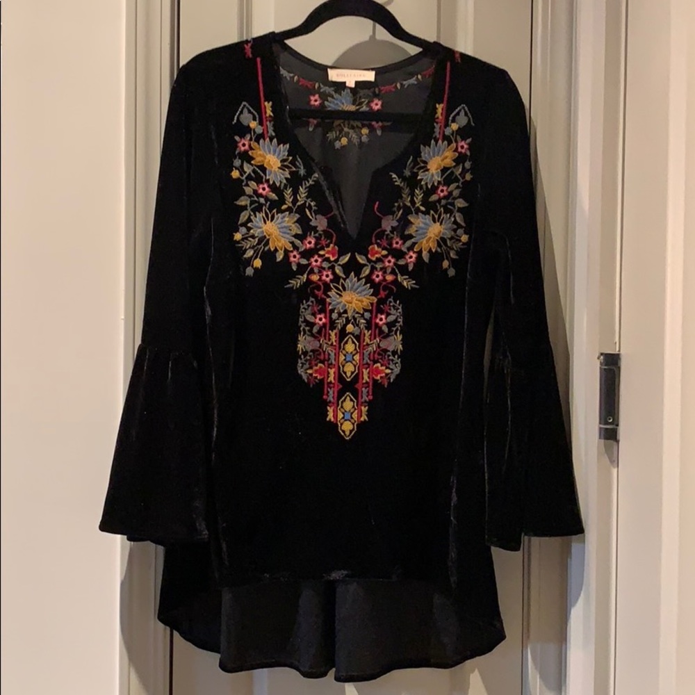 Solitaire Black Velvet Embroidered Top S